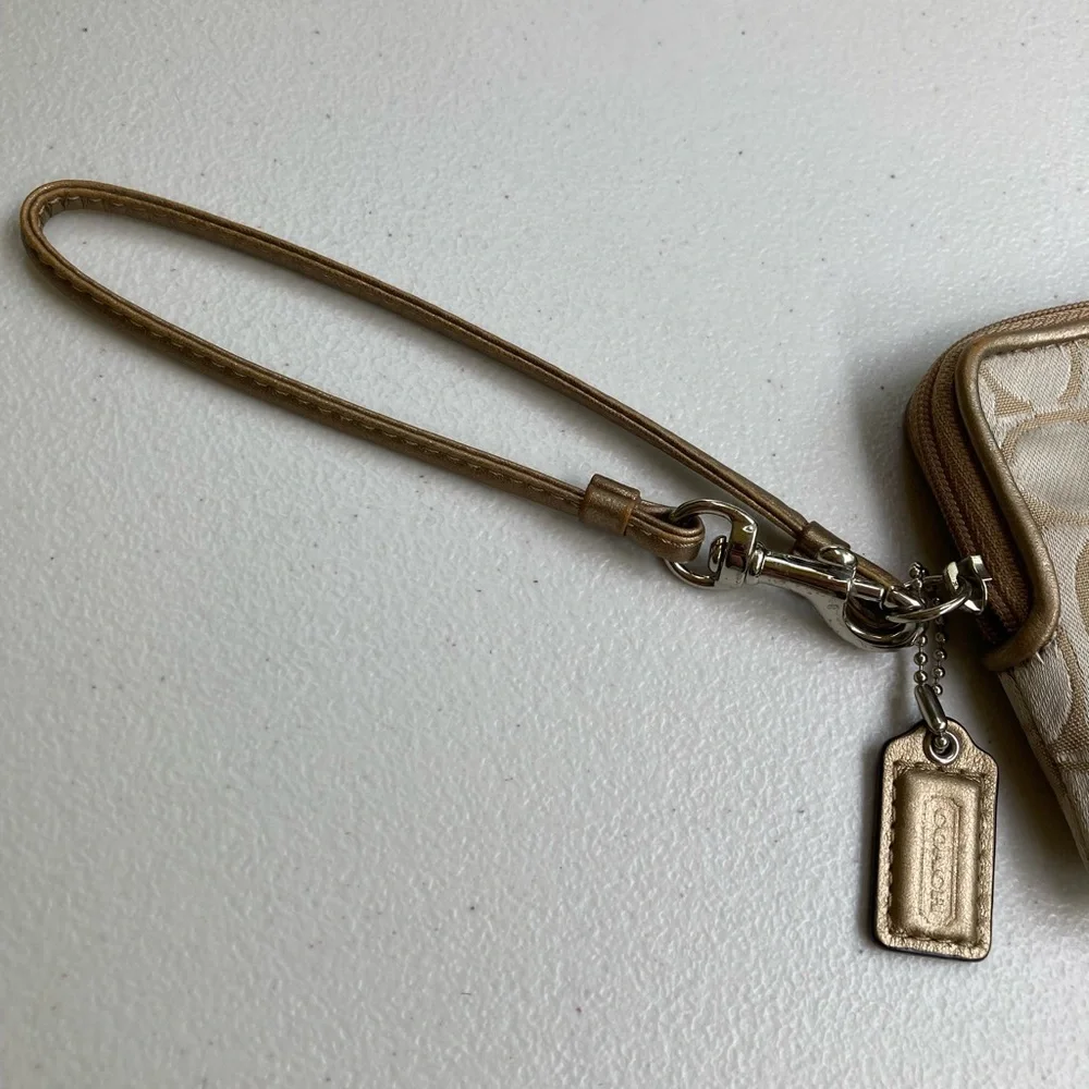 Coach Daisy Signature C Light Khaki & Gold Tone Square Zipper Wallet Wristlet